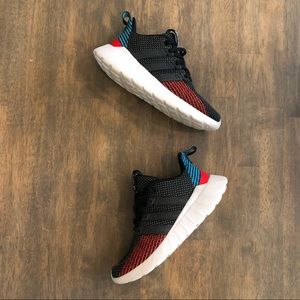 Boys Adidas Questar Flow sneaker